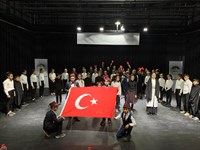 12 Mart İstiklal Marşı’nın Kabulü ve Mehmet Akif Ersoy’u Anma Günü  Programı İdil Belediyesi Tiyatro Salonunda düzenlendi.